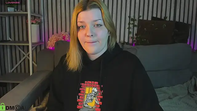 Michele Greenn online show from April 10, 1:12 am