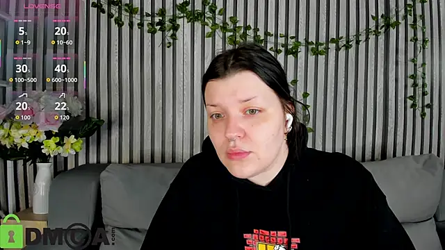 Michele Greenn online show from November 16, 1:10 am