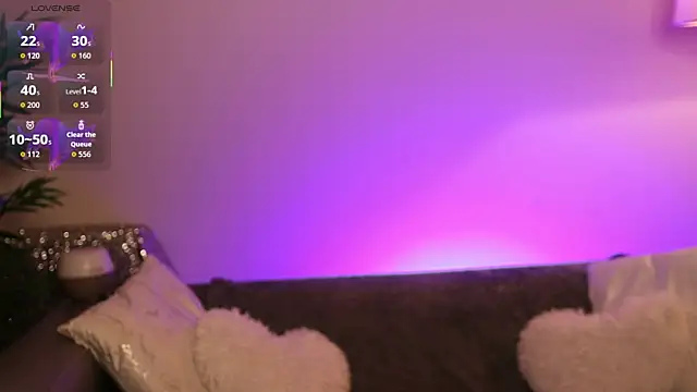 Snapshot of NovaHollisx chatting on October 6, 5:52 am NovaHollisx online show from October 6, 5:52 am