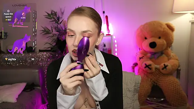 NovaHollisx online show from February 19, 5:04 am