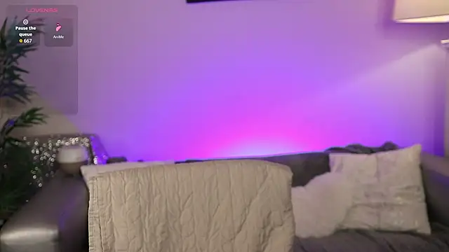 Snapshot of NovaHollisx chatting on October 29, 6:23 am NovaHollisx online show from October 29, 6:23 am