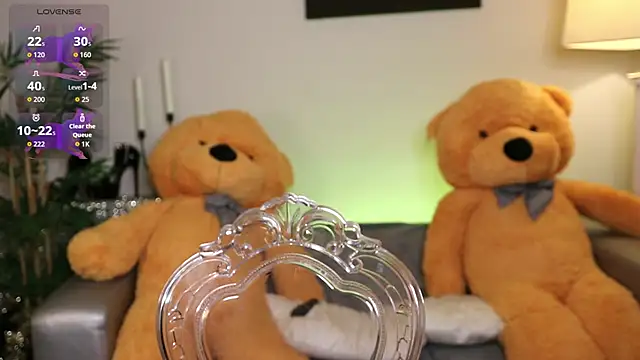 Snapshot of NovaHollisx chatting on December 1, 3:51 am NovaHollisx online show from December 1, 3:51 am