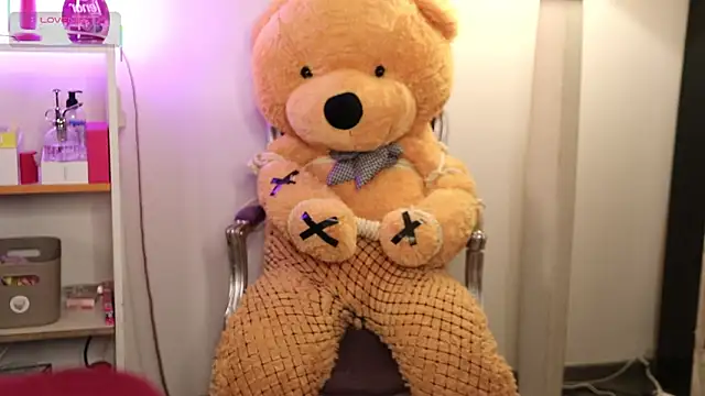 NovaHollisx online show from March 29, 4:14 am