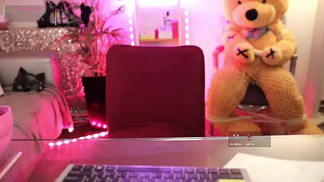 NovaHollisx online show from April 3, 2:40 am