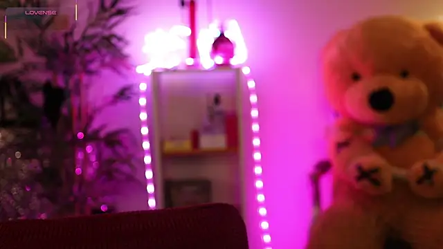 NovaHollisx online show from April 5, 4:41 am