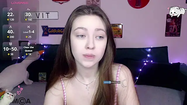 Snapshot of AmourLily chatting on December 23, 7:51 am AmourLily online show from December 23, 7:51 am