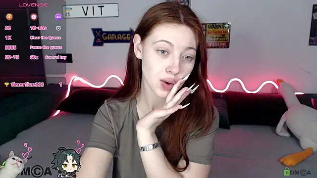 Snapshot of AmourLily chatting on July 4, 6:09 am AmourLily online show from July 4, 6:09 am