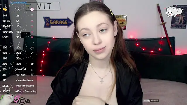 Snapshot of AmourLily chatting on January 8, 7:47 am AmourLily online show from January 8, 7:47 am