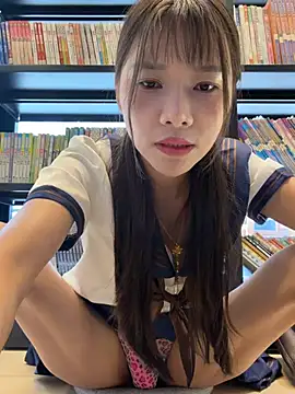Snapshot of Adora188 chatting on July 17, 7:05 am Adora188 online show from July 17, 7:05 am