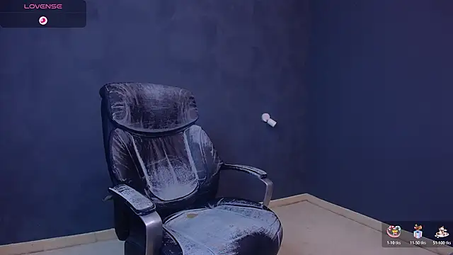 Snapshot of EnzoRace chatting on December 14, 8:09 am EnzoRace online show from December 14, 8:09 am