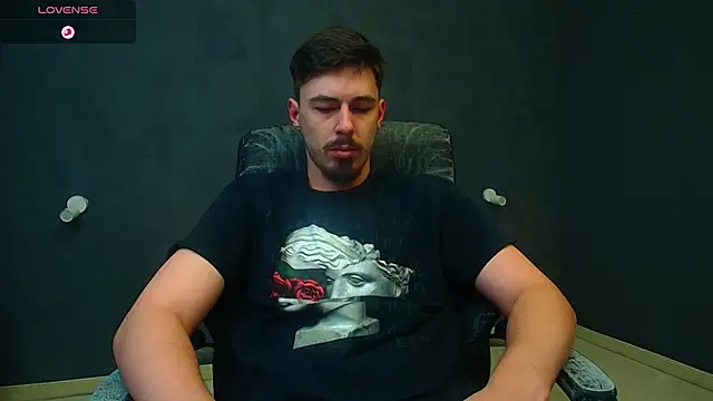 Snapshot of EnzoRace chatting on November 20, 5:52 am EnzoRace online show from November 20, 5:52 am