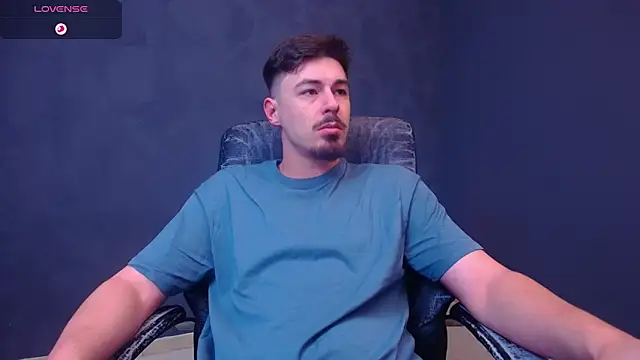 Snapshot of EnzoRace chatting on November 26, 5:40 am EnzoRace online show from November 26, 5:40 am