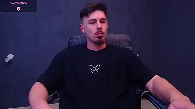 Snapshot of EnzoRace chatting on November 24, 5:29 am EnzoRace online show from November 24, 5:29 am