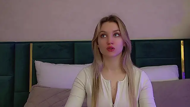 StacyEvances online show from February 6, 6:09 am