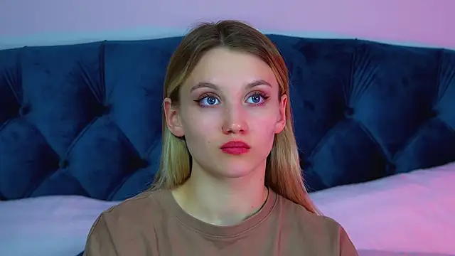 StacyEvances online show from April 24, 6:04 am