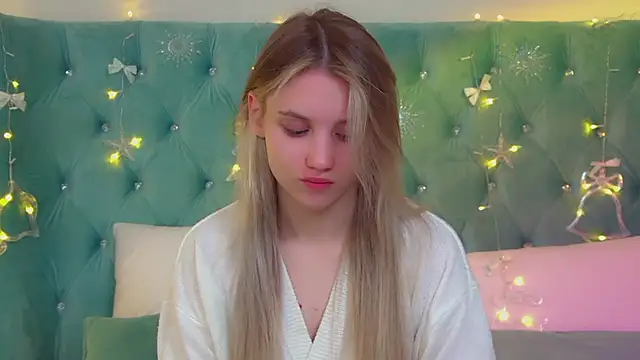 StacyEvances online show from December 2, 6:20 pm