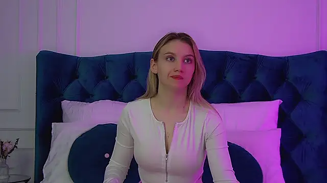 StacyEvances online show from February 23, 6:08 pm