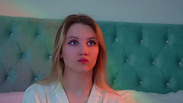 StacyEvances online show from March 22, 6:09 pm