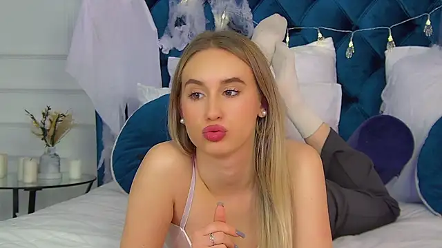 VictoriaHopsons online show from October 21, 4:17 pm