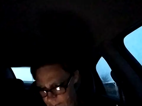 Snapshot of SparklesB1tch chatting on September 26, 2:07 am SparklesB1tch online show from September 26, 2:07 am