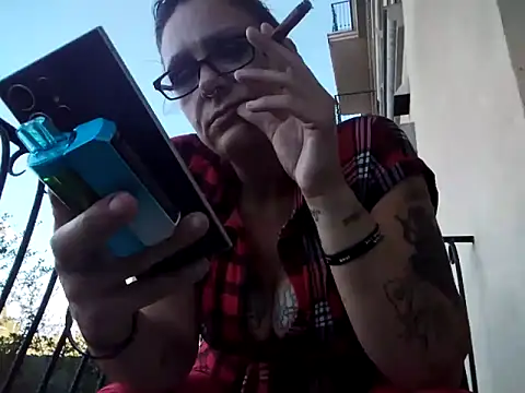 Snapshot of SparklesB1tch chatting on November 22, 11:25 pm SparklesB1tch online show from November 22, 11:25 pm