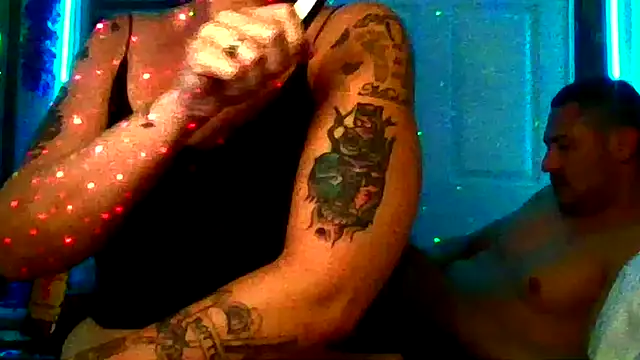 Snapshot of SparklesB1tch chatting on December 15, 4:35 pm SparklesB1tch online show from December 15, 4:35 pm