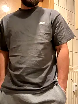 Snapshot of irimiea1729 chatting on September 17, 6:10 pm irimiea1729 online show from September 17, 6:10 pm