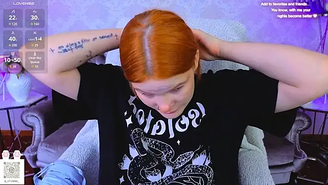 Clumsy Nana online show from October 9, 6:41 pm