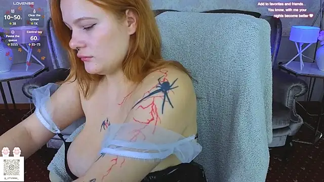 Snapshot of Clumsy_Nana chatting on October 28, 7:46 pm Clumsy Nana online show from October 28, 7:46 pm