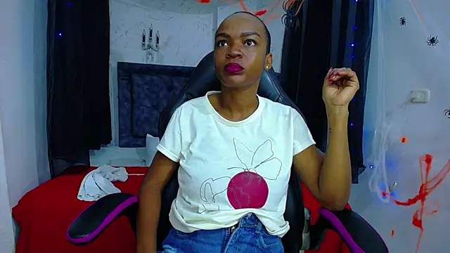 mia  thomson  online show from November 5, 12:30 pm