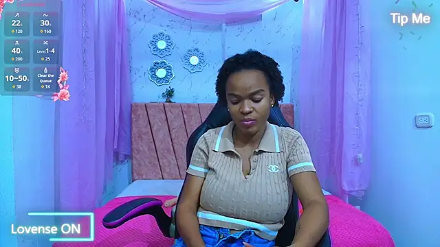 mia  thomson  online show from May 17, 12:43 am