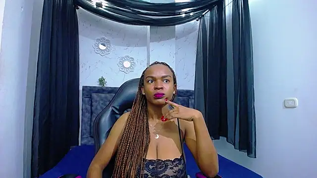 mia  thomson  online show from February 1, 12:58 pm