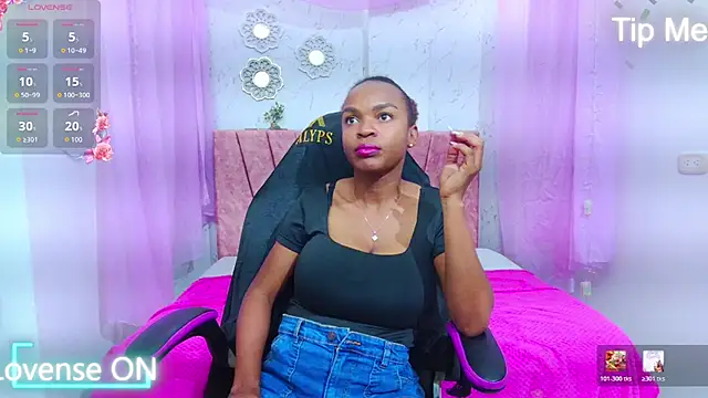 mia  thomson  online show from April 6, 2:40 am