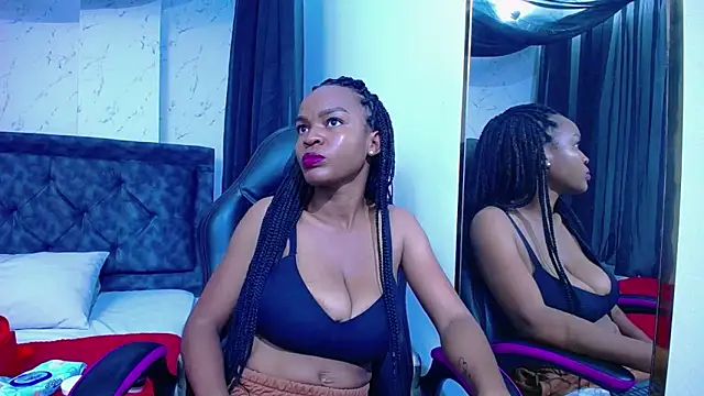 mia  thomson  online show from November 28, 1:11 pm