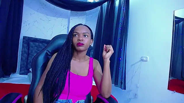 mia  thomson  online show from November 15, 11:58 am