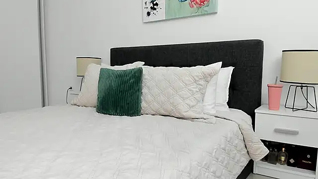 erikasweetie online show from October 8, 8:27 am