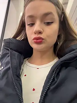 KittyQueeny online show from December 15, 12:11 pm