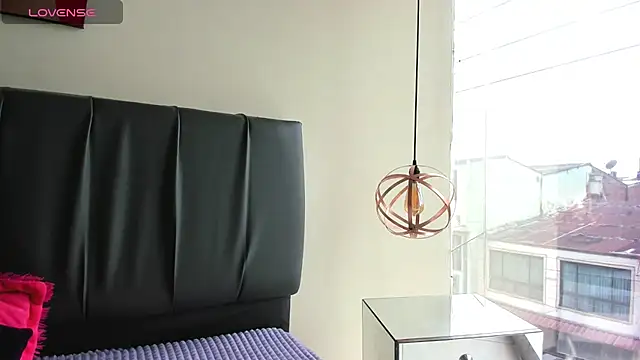 iisabella noa online show from April 15, 1:59 pm