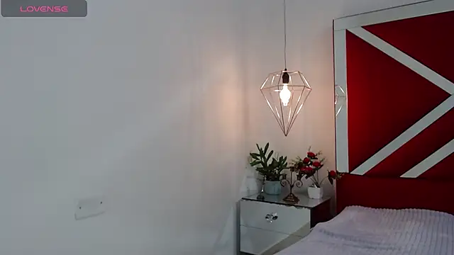 iisabella noa online show from November 7, 8:02 pm