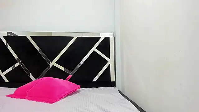 iisabella noa online show from December 1, 1:12 pm