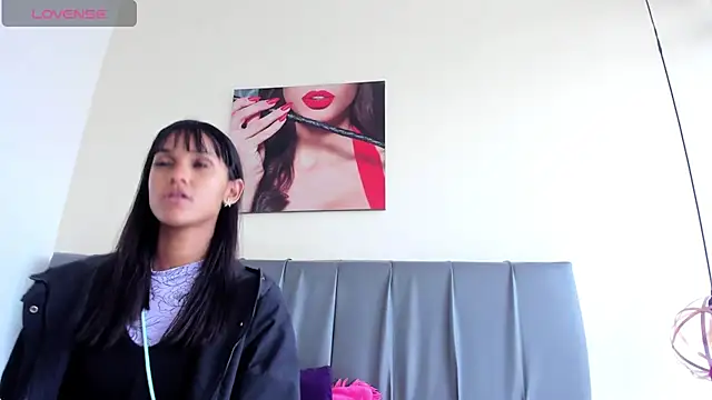 Snapshot of iisabella_noa chatting on June 2, 12:38 pm iisabella noa online show from June 2, 12:38 pm