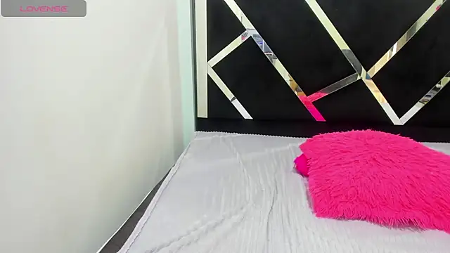 iisabella noa online show from October 25, 1:56 pm