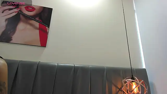Snapshot of iisabella_noa chatting on July 10, 12:16 pm iisabella noa online show from July 10, 12:16 pm