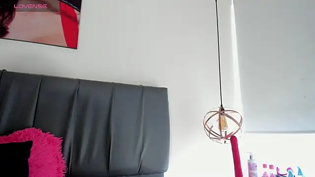 Snapshot of iisabella_noa chatting on June 5, 12:44 pm iisabella noa online show from June 5, 12:44 pm