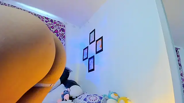 milita houston online show from November 22, 5:45 pm