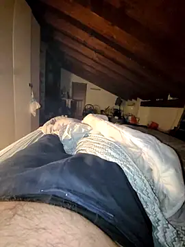 Snapshot of giova17cm chatting on October 24, 9:03 pm giova17cm online show from October 24, 9:03 pm