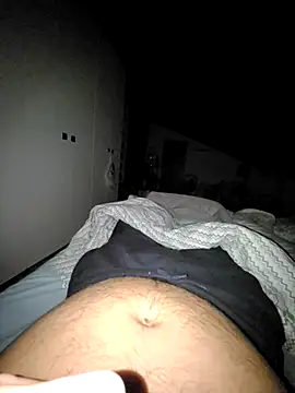 Snapshot of giova17cm chatting on October 23, 8:51 pm giova17cm online show from October 23, 8:51 pm