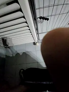 Snapshot of giova17cm chatting on September 27, 9:10 pm giova17cm online show from September 27, 9:10 pm