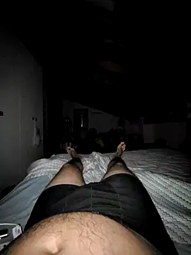 Snapshot of giova17cm chatting on October 27, 10:00 pm giova17cm online show from October 27, 10:00 pm