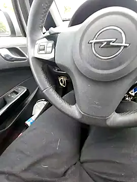 Snapshot of giova17cm chatting on November 1, 8:19 am giova17cm online show from November 1, 8:19 am